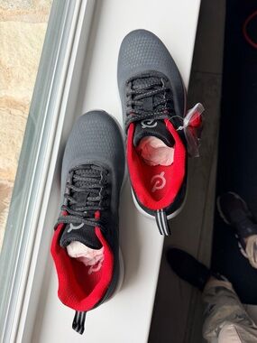 NWOT Peleton Run Shoes